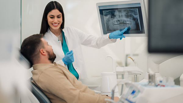 Emergency Dentist in Houston: When Should You Call?